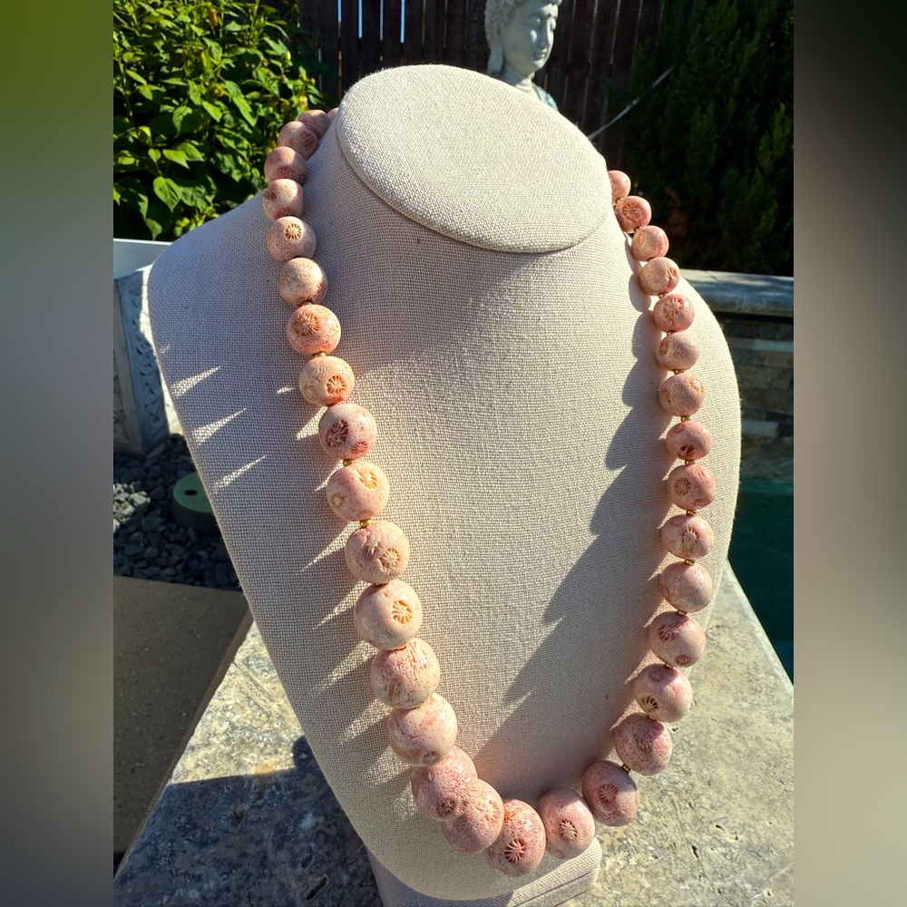 RARE Vintage Angel Skin Fossil Coral Graduated Bead Necklace 22” Gold Tone